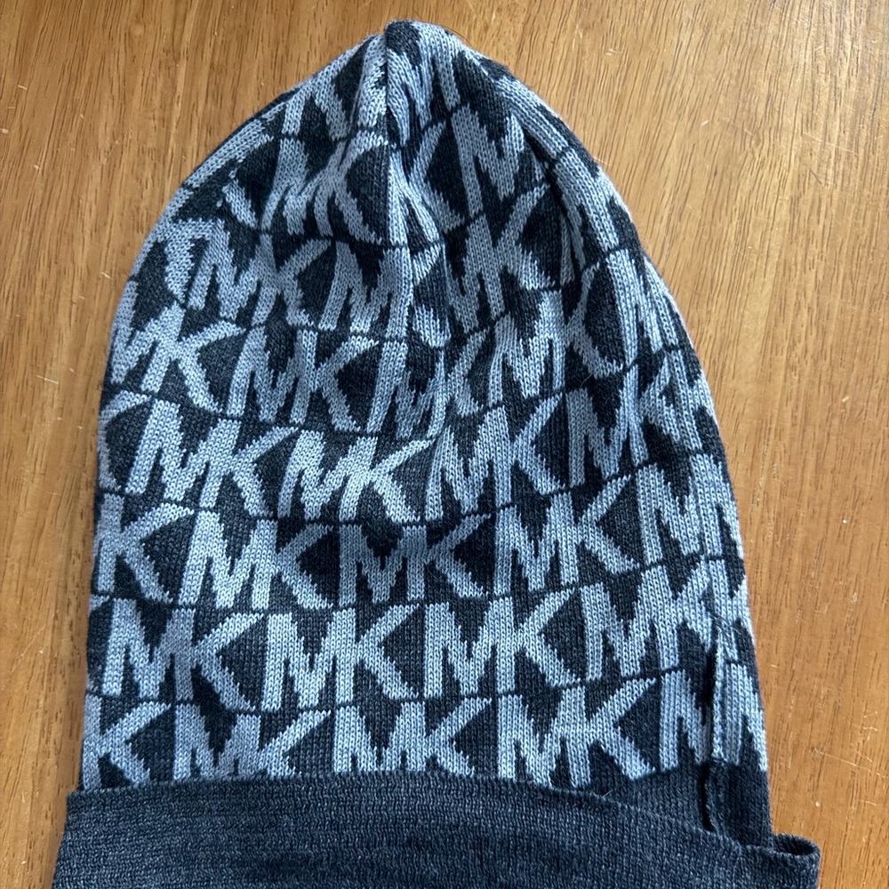 New Without Tags, Women’s Michael Kors Winter Hat